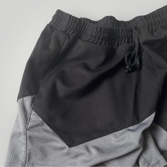 Fonk Focus On Never Klownin Baggy Short Shorts Black Gray 2” Inseam M - Picture 3 of 10